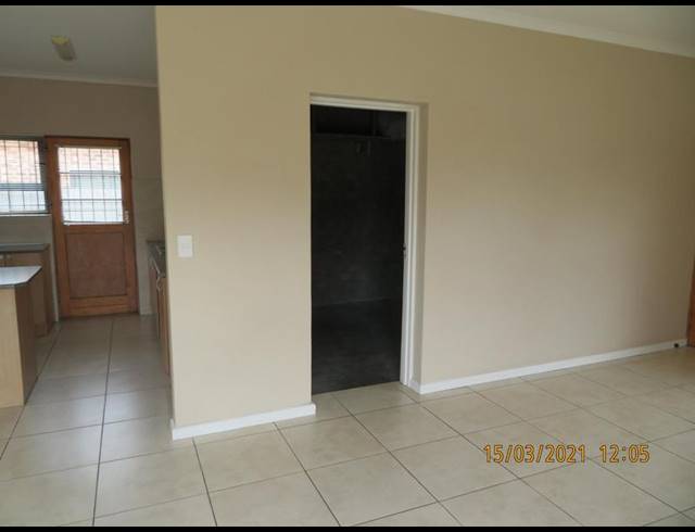 2 BEDROOM TOWNHOUSE FOR SALE IN HUNTERS CREEK